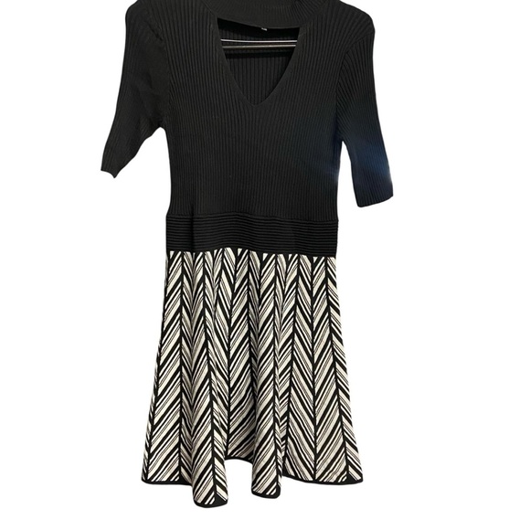 Candie’s Fit & Flare Sweater A Line Dress Size XL Black and White Chevron Fall - Picture 7 of 14